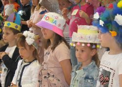 bonnet parade 3