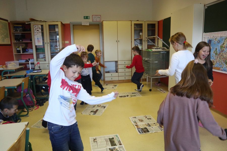 Classe II/a-progetto musicogramma e danzaterapia