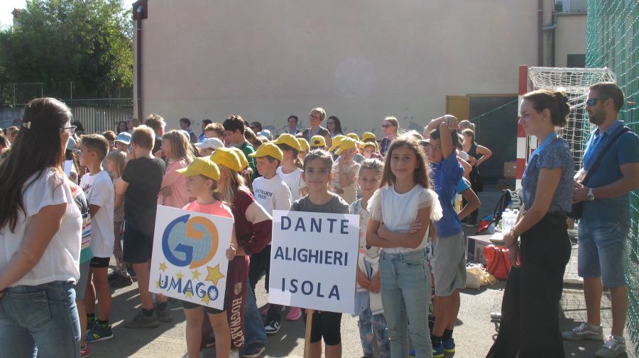 Una festa scolastica indimenticabile: tante attività e sorrisi di bambini