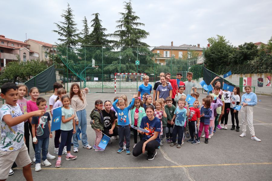 La corsa di gruppo “Inizia giovane, gareggia con onestà” - Unione, divertimento e sportività